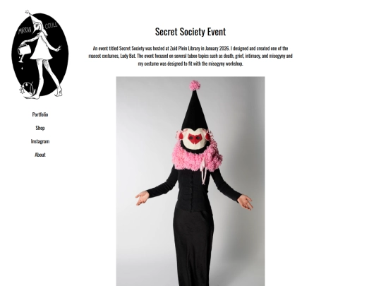 LadyBatCostume screenshot