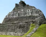 imagenes/xunantunich.jpg